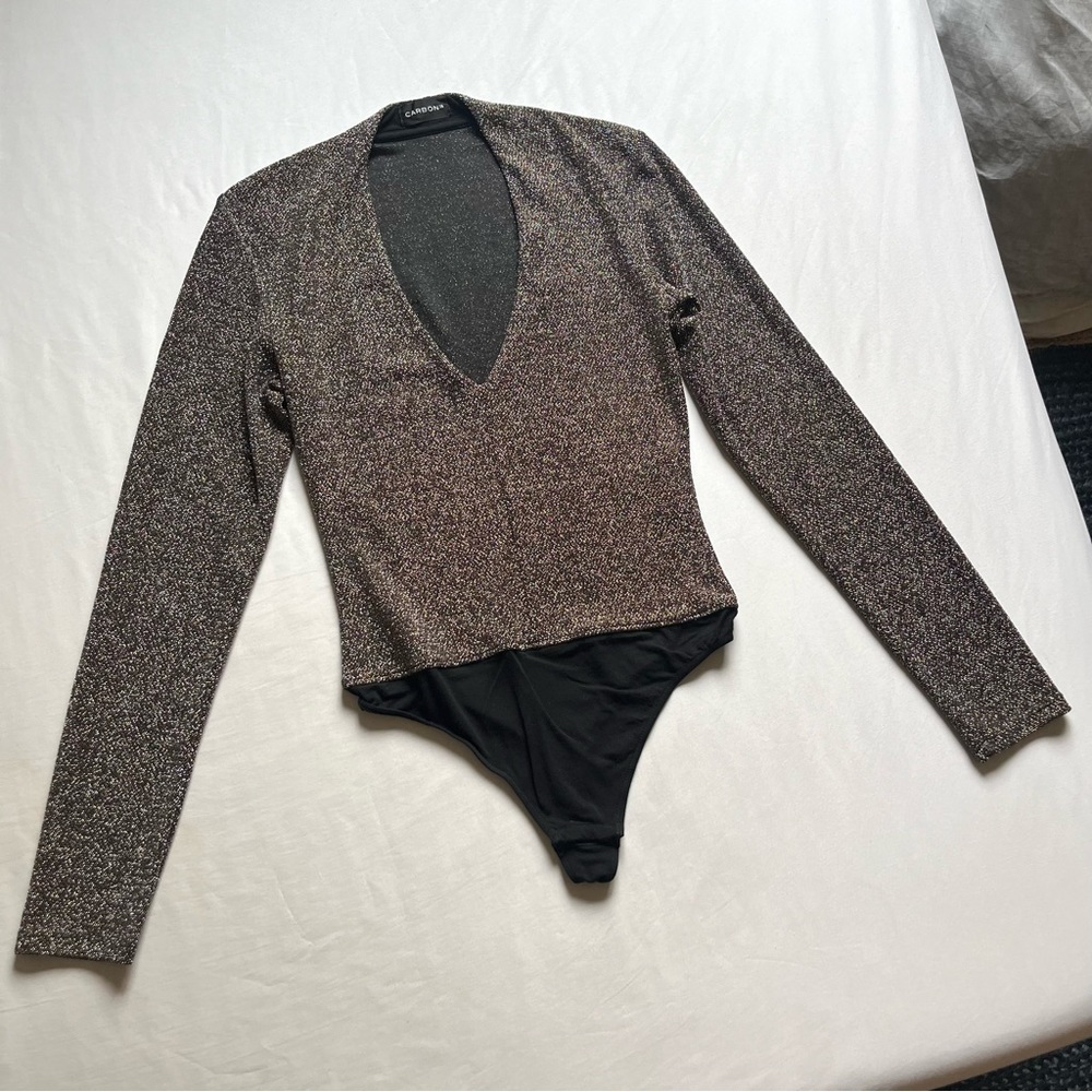 CARBON38 Gold metallic black glitter knit long sleeve plunge v neck bodysuit